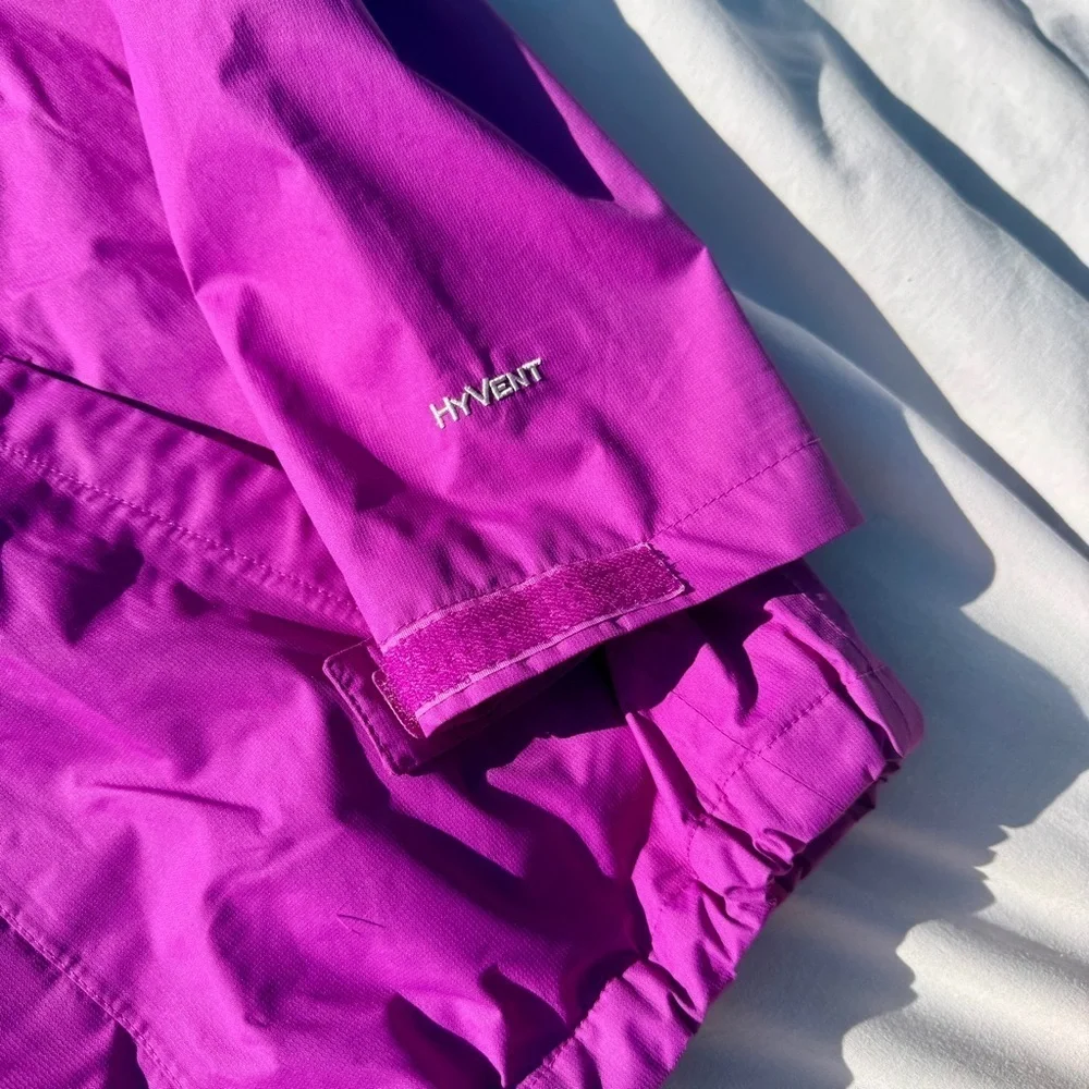The North Face HyVent Jacket Girls 14/16 (Fits Women’s Small) – Purple